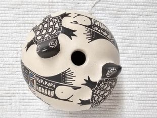 Mata Ortiz Handbuilt and Handpainted Seed Pot with Turtles