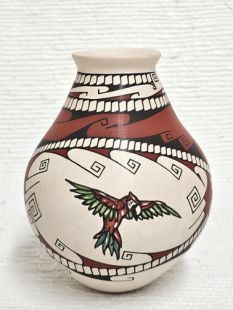 Mata Ortiz Handbuilt and Handpainted Pot with Parrot