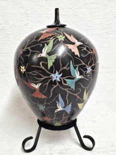 Mata Ortiz Handbuilt and Handpainted Pot with Hummingbirds