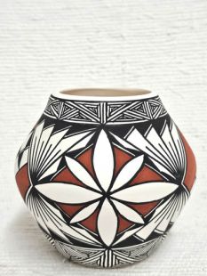 Native American Acoma Handpainted Pot 