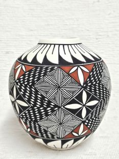 Native American Acoma Handpainted Pot