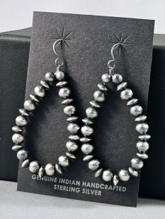 Native American Navajo Made Small Navajo Pearls Earrings