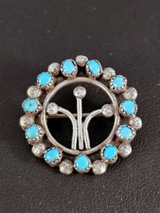 Vintage Native American Navajo Made Pin