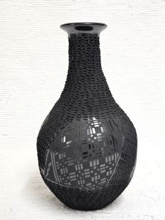 Mata Ortiz Handbuilt and Handpainted Vase