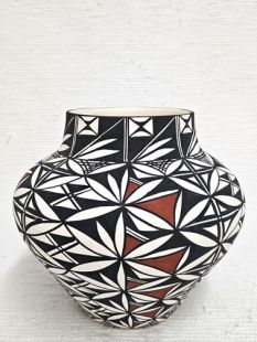 Native American Acoma Handpainted Traditional Pot