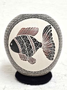 Mata Ortiz Handbuilt and Handetched Pot with Fish